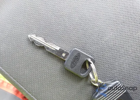 2006 Ford E-350 Super Duty Xl/Xlt from USA, damaged, VIN 1FBSS31L36HA08766